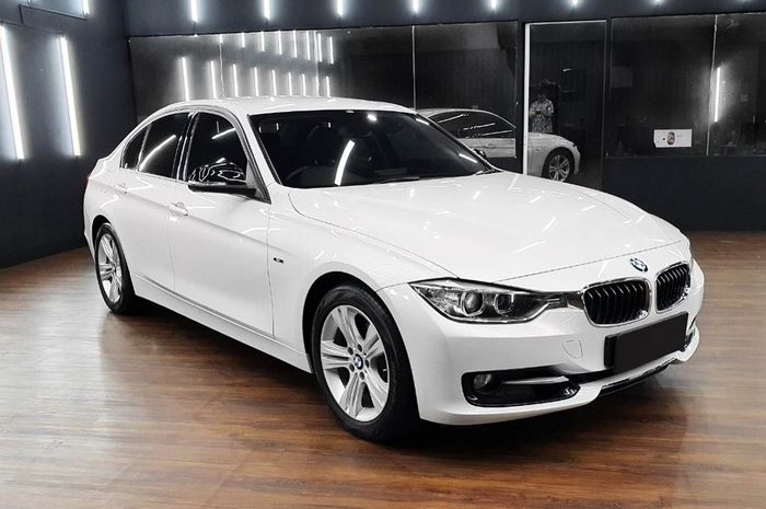 BMW Seri 3 (F30 320i)