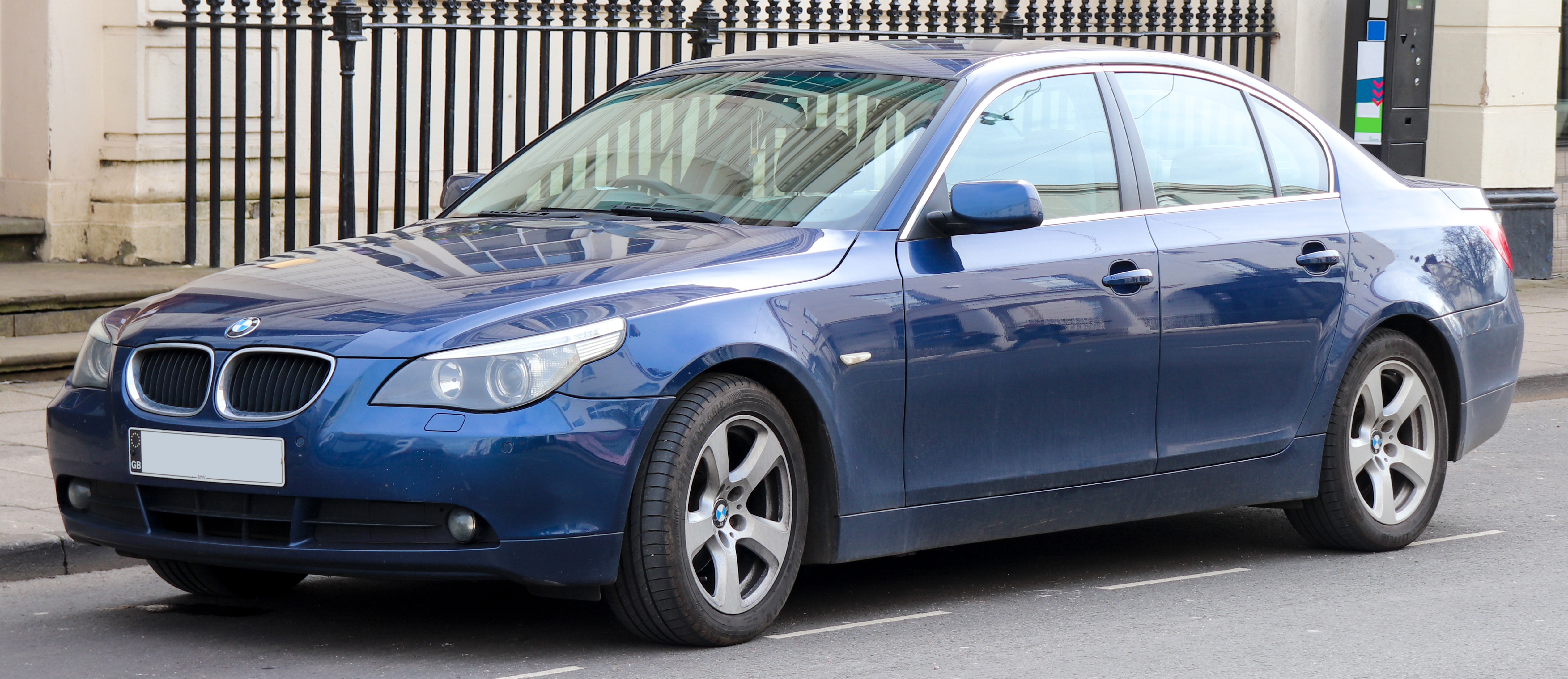 BMW Seri 5 (E60 520i)